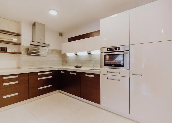 Daire Bukowa Mountain *